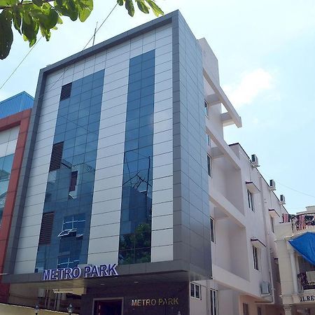 Metro Park Hotell Chennai Exteriör bild